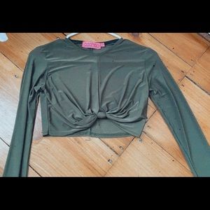 Long sleeve cropped top